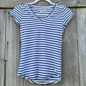 Abercrombie Kids Tee - Size L